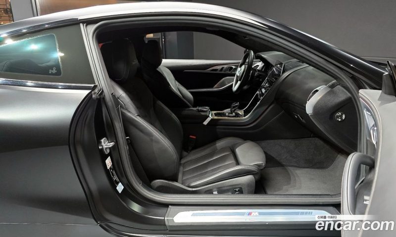 BMW 8-Series i840 xDrive Golden Thunder Edition