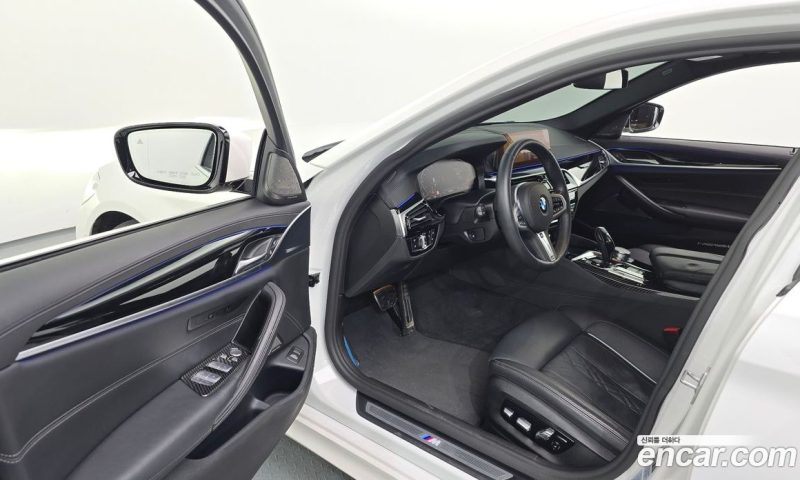BMW 5-Series 520D xDrive M Sport Package Plus