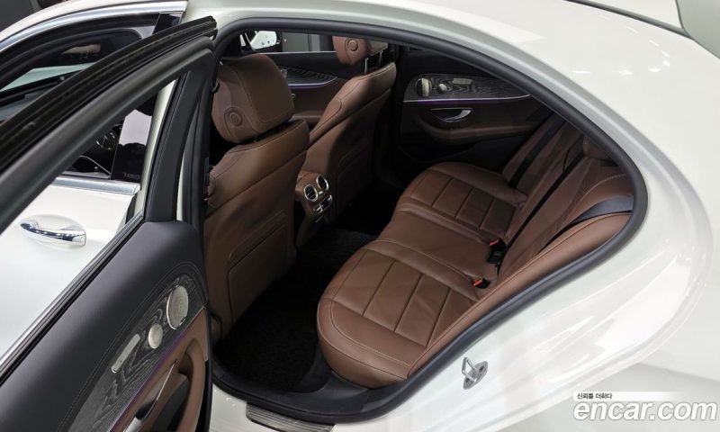 Mercedes Benz E-Class E350 4MATIC Avantgarde