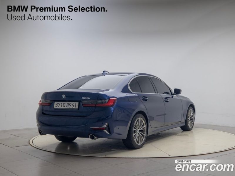 BMW 3-Series i320 Luxury