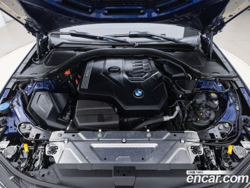 BMW 3-Series i320 Luxury