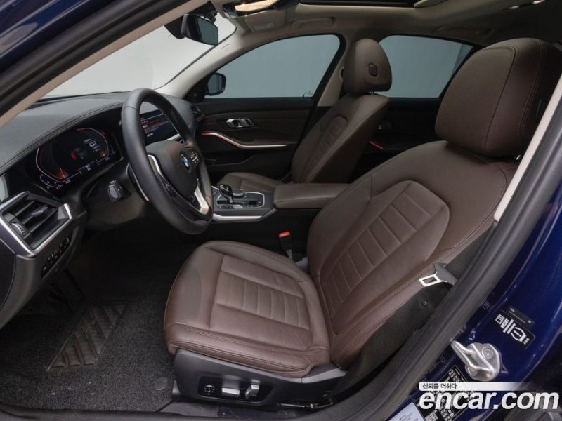 BMW 3-Series i320 Luxury