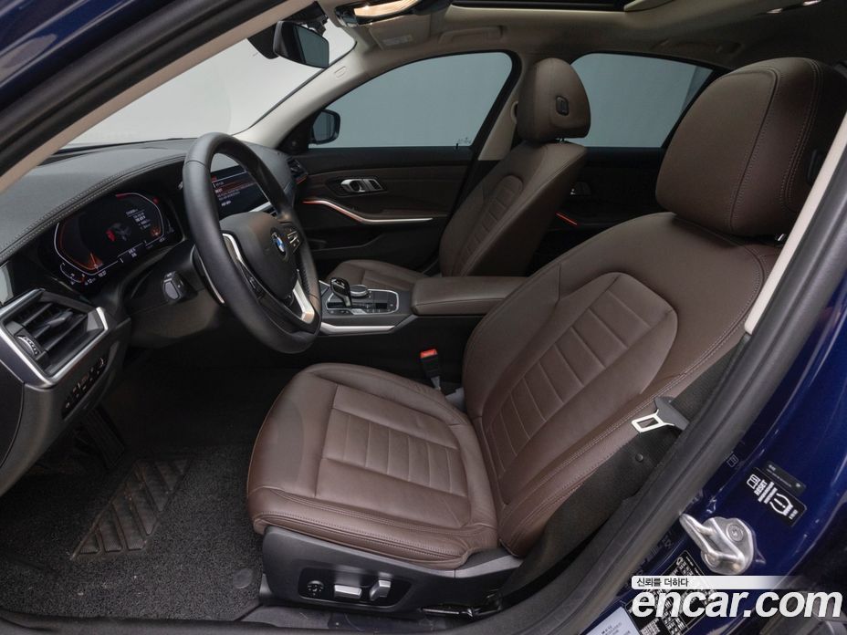 BMW 3-Series i320 Luxury