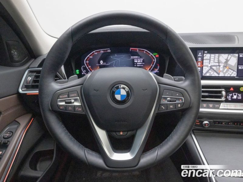 BMW 3-Series i320 Luxury