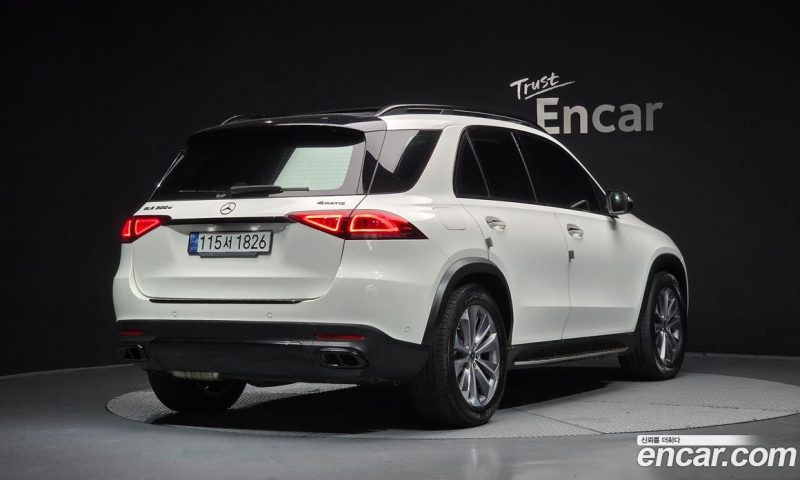 Mercedes Benz GLE-Class GLE300d 4MATIC