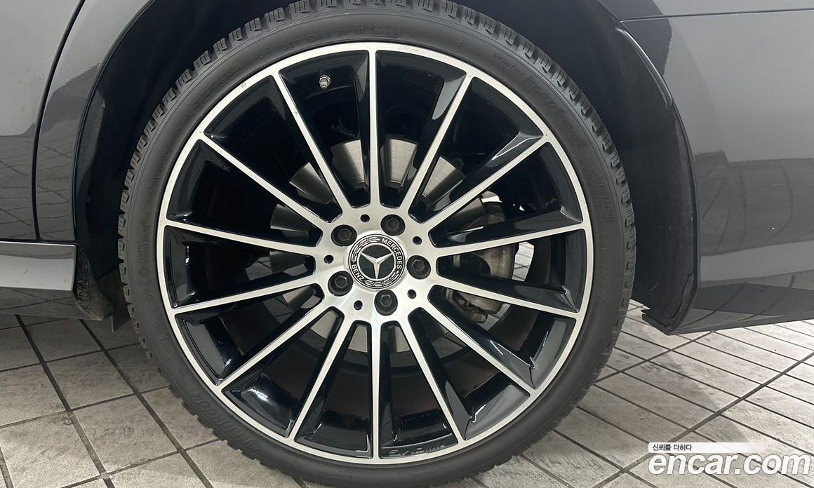 Mercedes Benz E-Class E350 4MATIC AMG Line