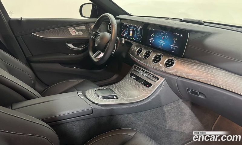 Mercedes Benz E-Class E350 4MATIC AMG Line