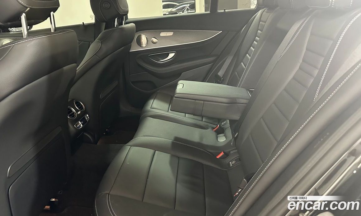 Mercedes Benz E-Class E350 4MATIC AMG Line