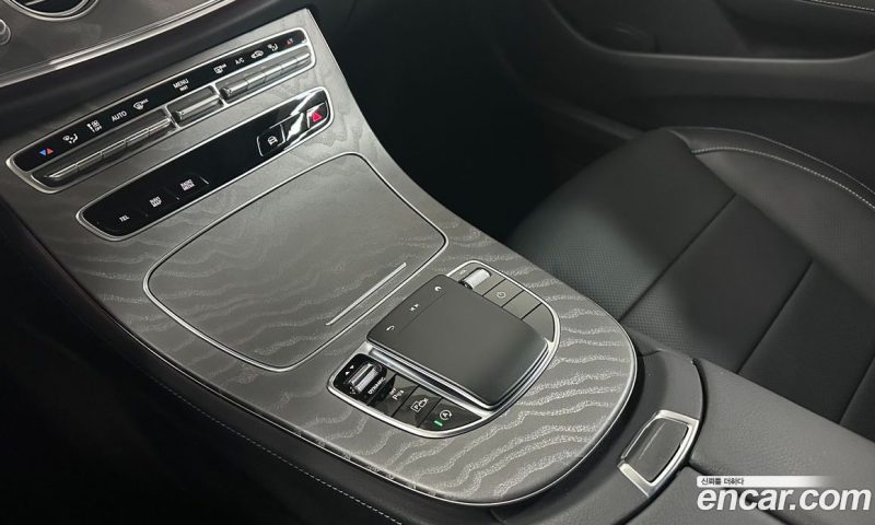 Mercedes Benz E-Class E350 4MATIC AMG Line