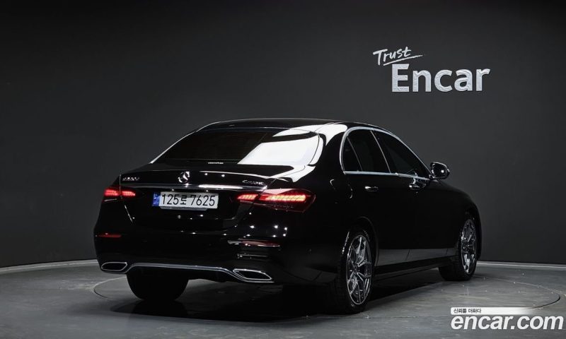 Mercedes Benz E-Class E220d 4MATIC AMG Line