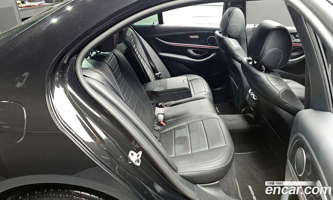 Mercedes Benz E-Class E220d 4MATIC AMG Line