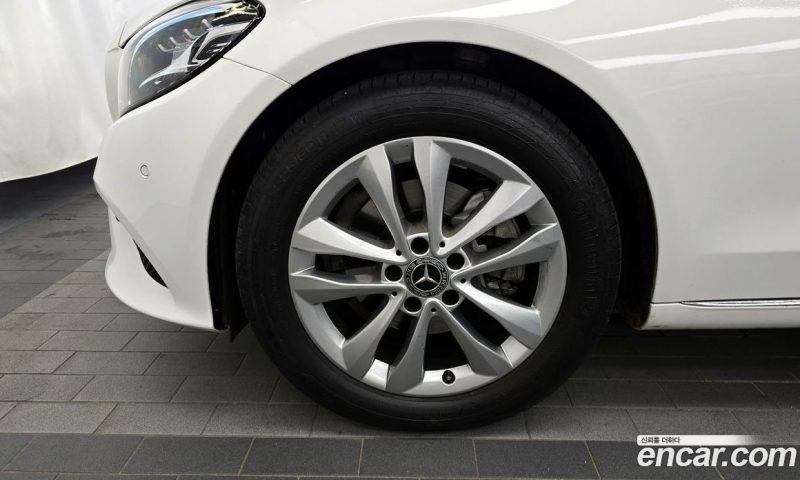 Mercedes Benz C-Class C200 Avantgarde