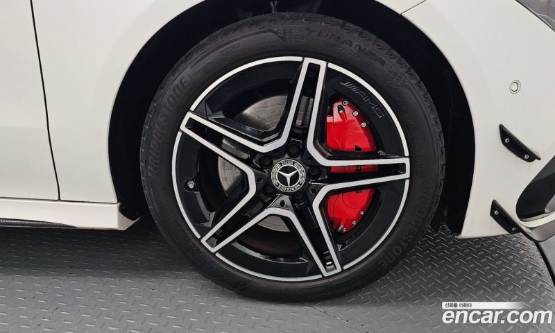 Mercedes Benz CLA-Class CLA250 4MATIC