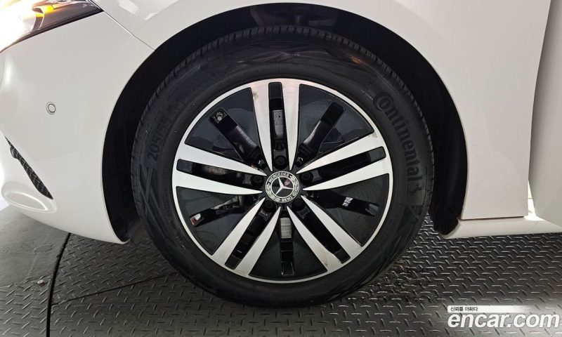 Mercedes Benz A-Class A220 Hatchback