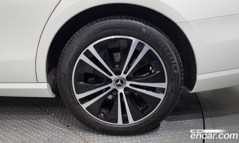 Mercedes Benz E-Class E250 Avantgarde