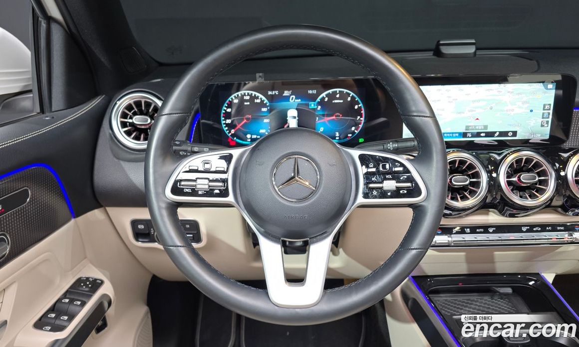 Mercedes Benz GLB-Class GLB220