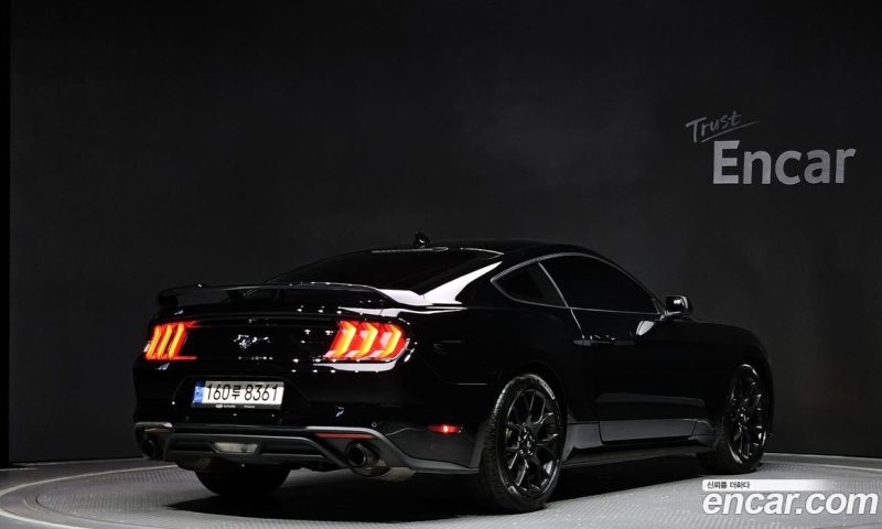 Ford Mustang Coupe