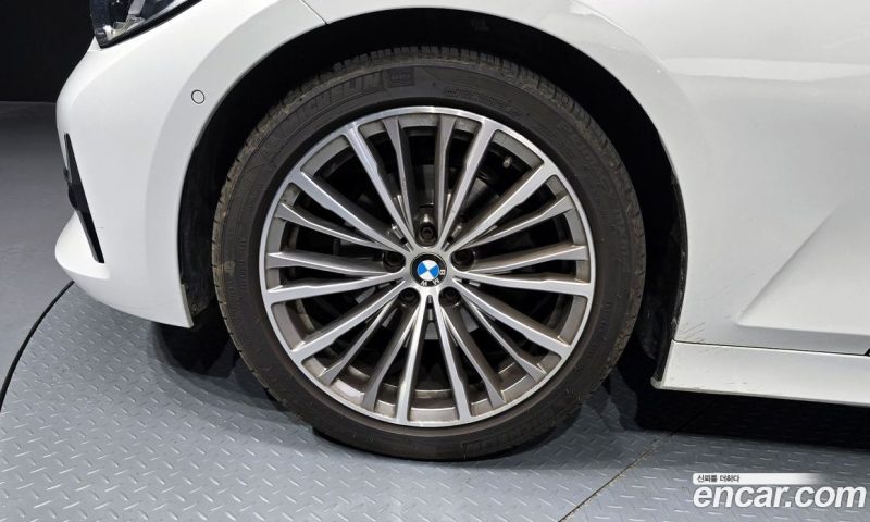 BMW 3-Series 320D Luxury