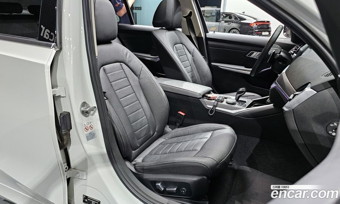BMW 3-Series 320D Luxury