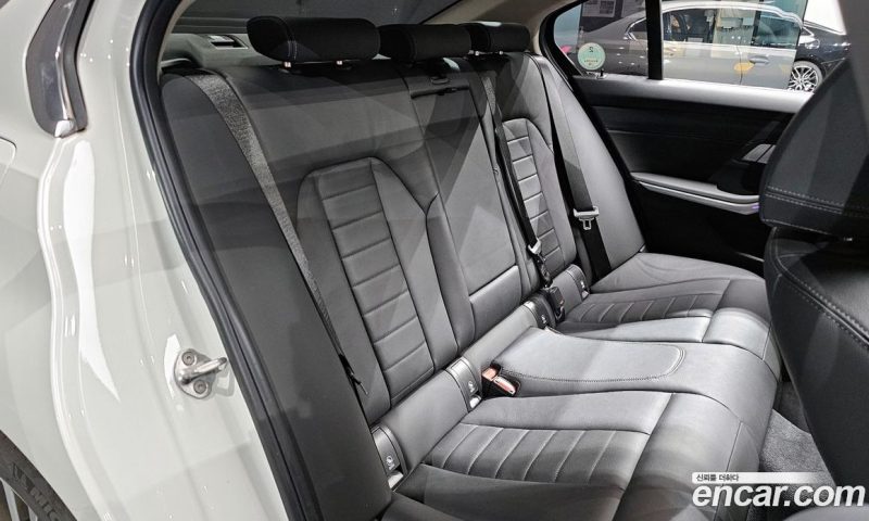BMW 3-Series 320D Luxury