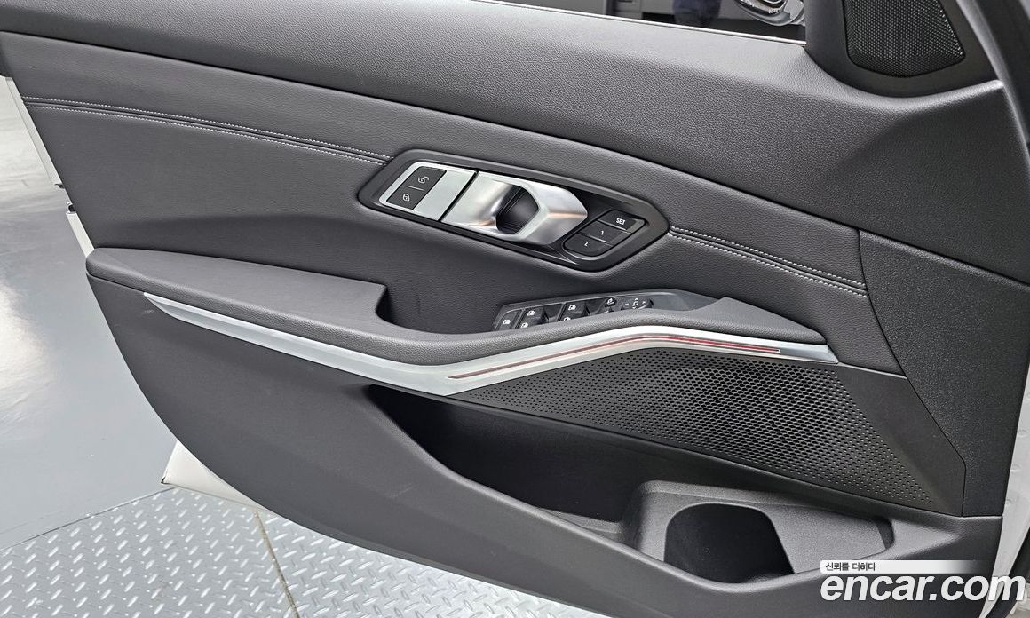 BMW 3-Series 320D Luxury