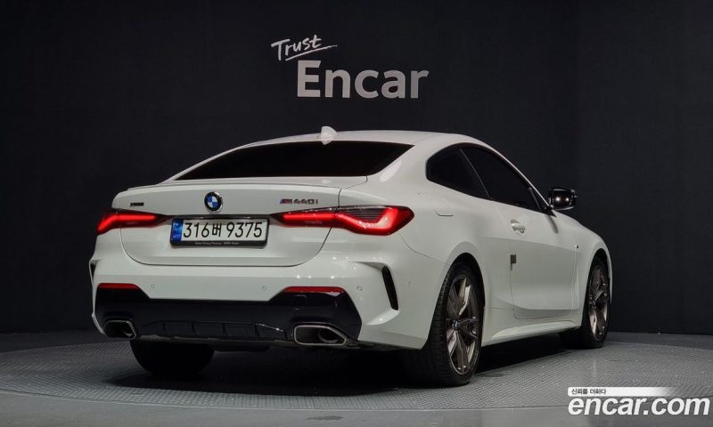 BMW 4-Series M440i xDrive FIrst Edition Coupe