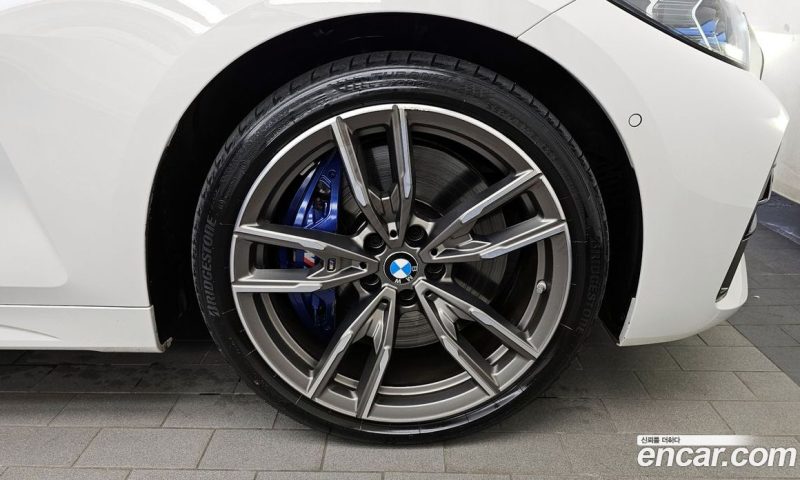 BMW 4-Series M440i xDrive FIrst Edition Coupe