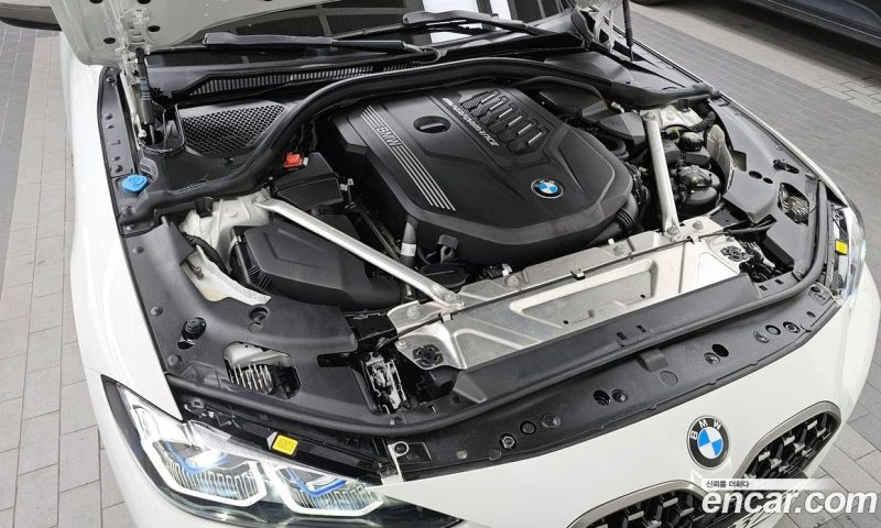 BMW 4-Series M440i xDrive FIrst Edition Coupe