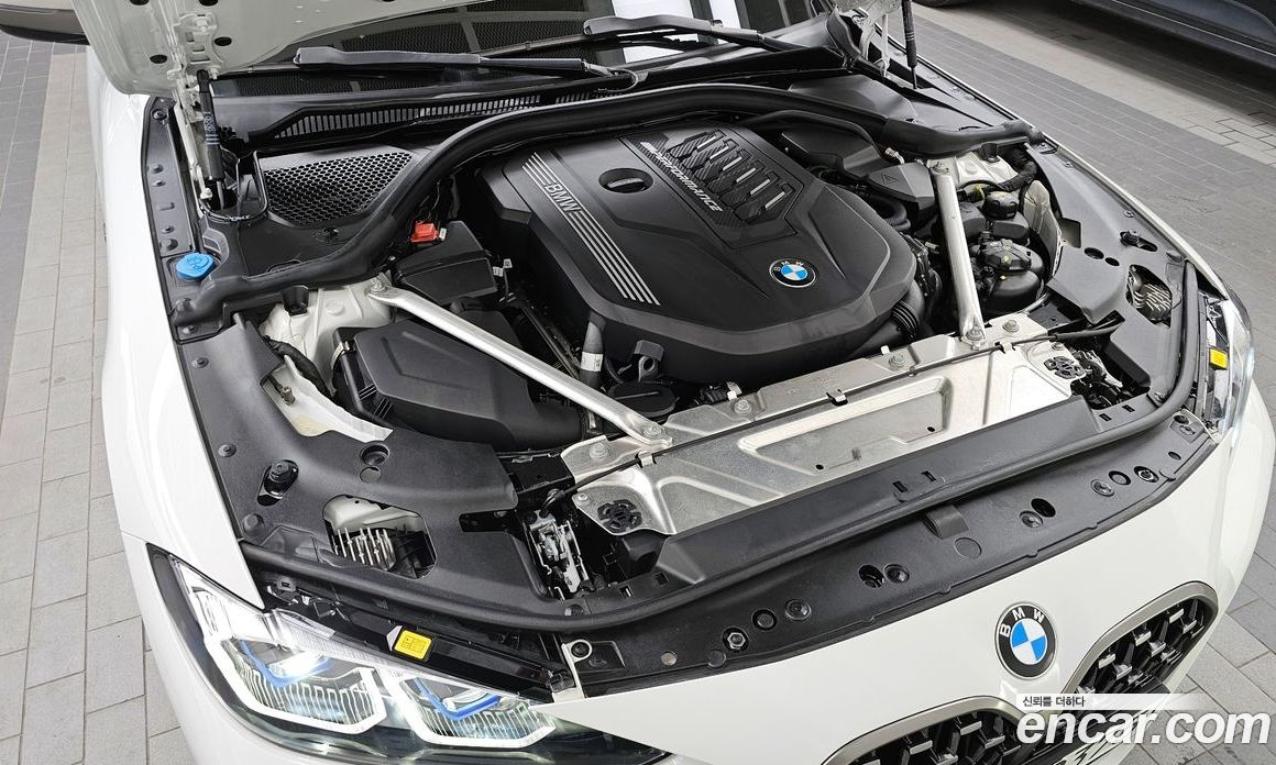BMW 4-Series M440i xDrive FIrst Edition Coupe