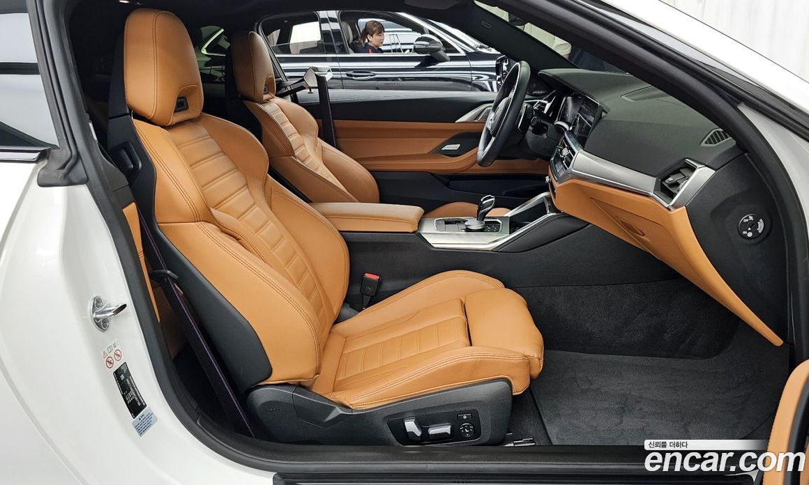 BMW 4-Series M440i xDrive FIrst Edition Coupe