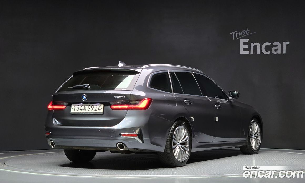 BMW 3-Series i320 Touring Luxury