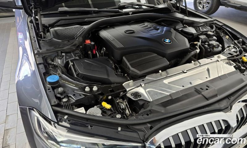 BMW 3-Series i320 Touring Luxury
