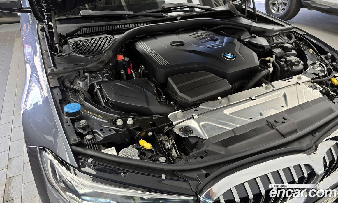 BMW 3-Series i320 Touring Luxury