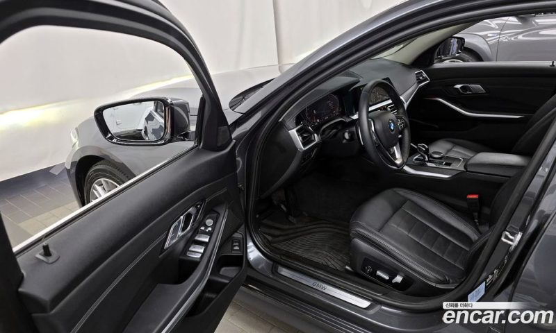 BMW 3-Series i320 Touring Luxury