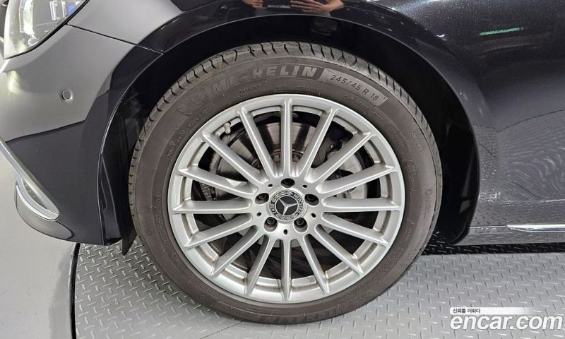 Mercedes Benz E-Class E250 Exclusive