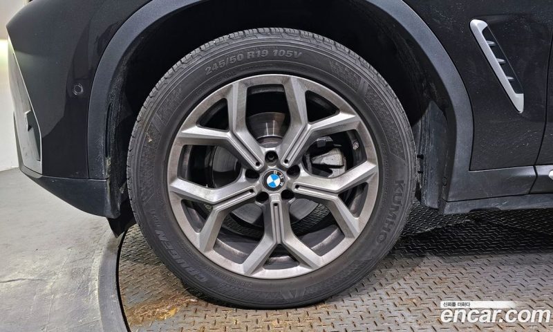 BMW X3 xDrive i20
