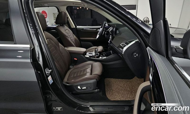 BMW X3 xDrive i20