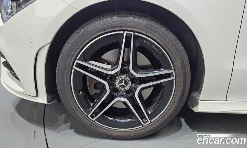 Mercedes Benz CLA-Class CLA250 4MATIC