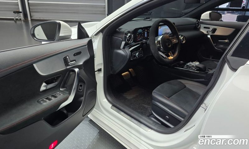 Mercedes Benz CLA-Class CLA250 4MATIC
