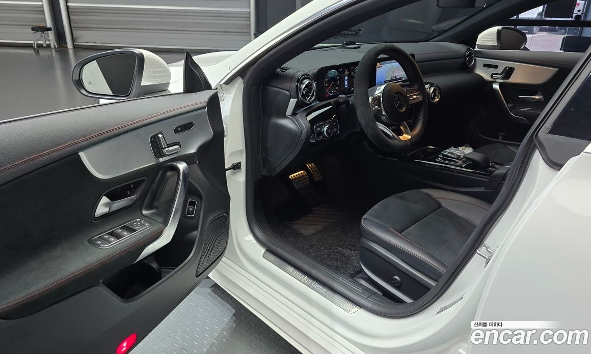 Mercedes Benz CLA-Class CLA250 4MATIC