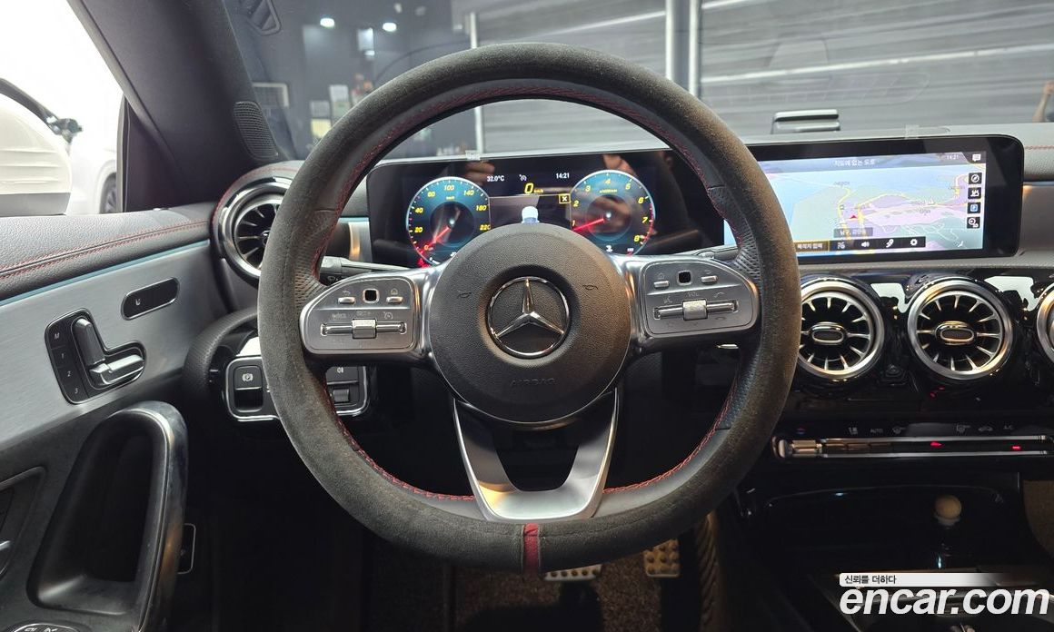 Mercedes Benz CLA-Class CLA250 4MATIC