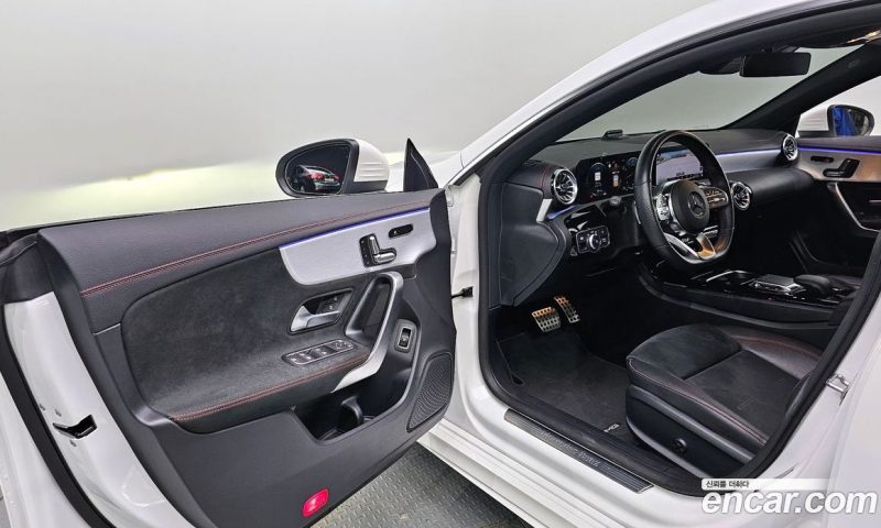 Mercedes Benz CLA-Class CLA250 4MATIC