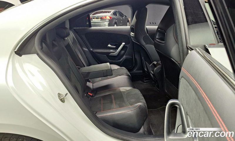 Mercedes Benz CLA-Class CLA250 4MATIC