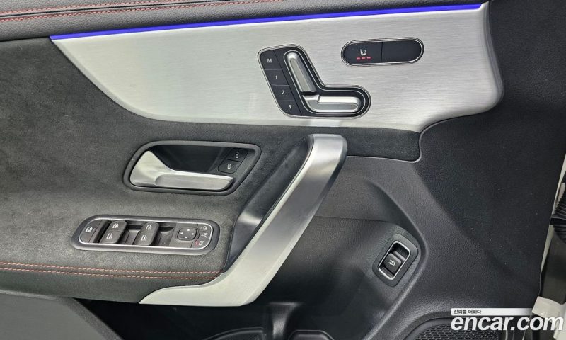 Mercedes Benz CLA-Class CLA250 4MATIC