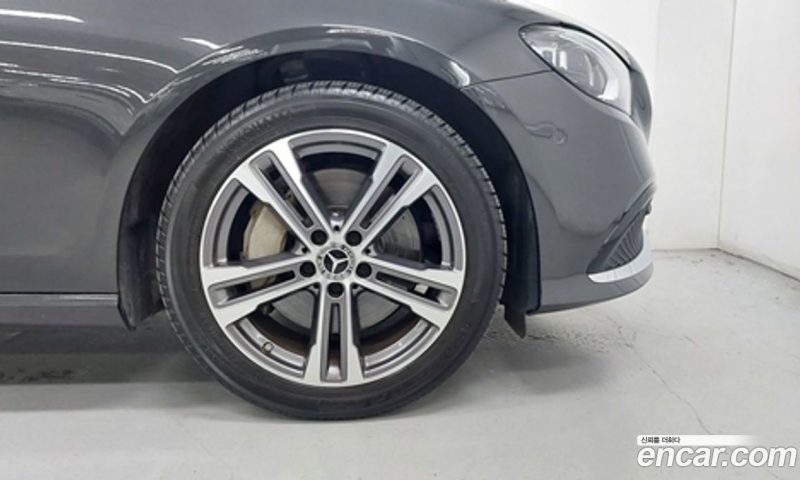 Mercedes Benz E-Class E350 4MATIC Avantgarde