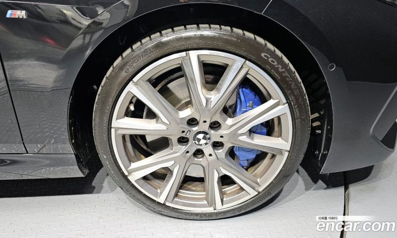 BMW 2-Series M235i xDrive