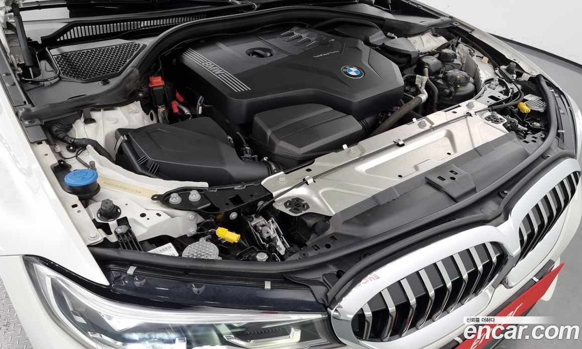 BMW 3-Series i320 Luxury