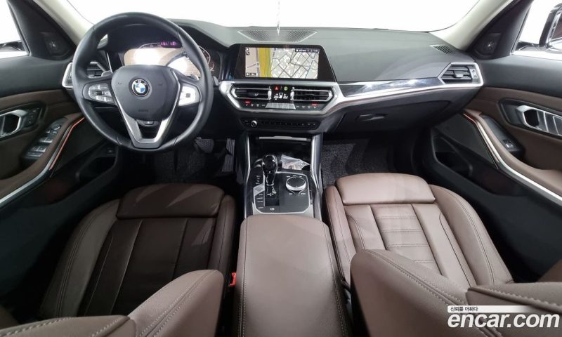 BMW 3-Series i320 Luxury