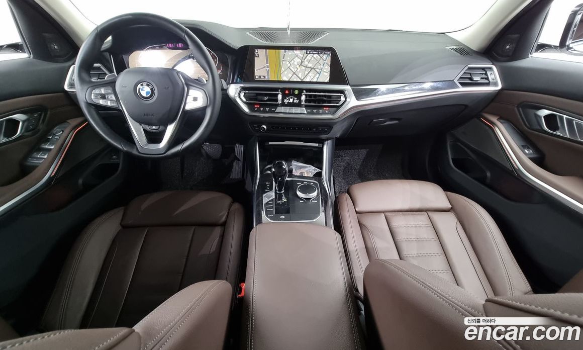 BMW 3-Series i320 Luxury