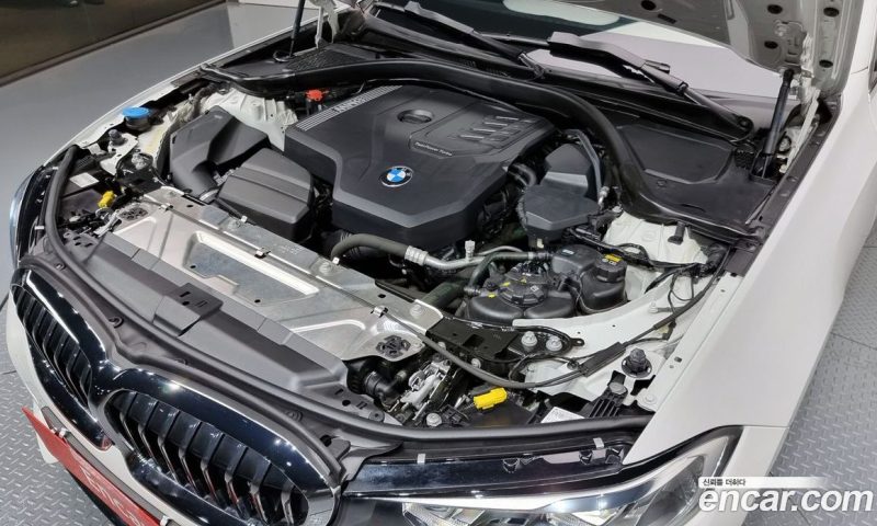 BMW 3-Series i320 Luxury